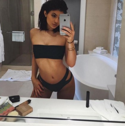 Old Hag Kylie Jenner's Instagram Selfie