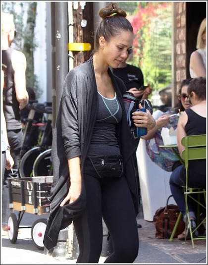 Jessica Alba Busting Out Big Time For Her Gym Workout! Jessica Alba Busting Out Big Time For Her Gym Workout!