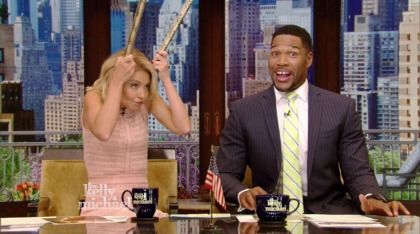 Kelly Ripa promises to return to Live Tuesday, is expected to host with Michael