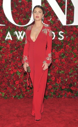 Keri Russell Cleavy Hits the 2016 Tony Awards in New York