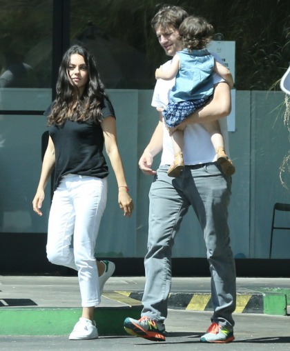 Mila Kunis & Ashton are expecting their second kid, Wyatt is 20 months old