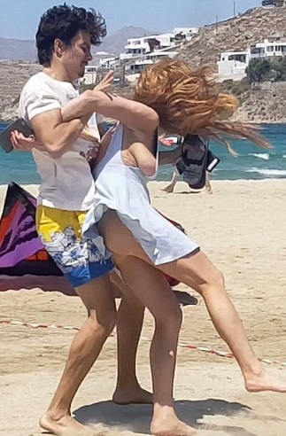 Lindsay Lohan fighting at the beach