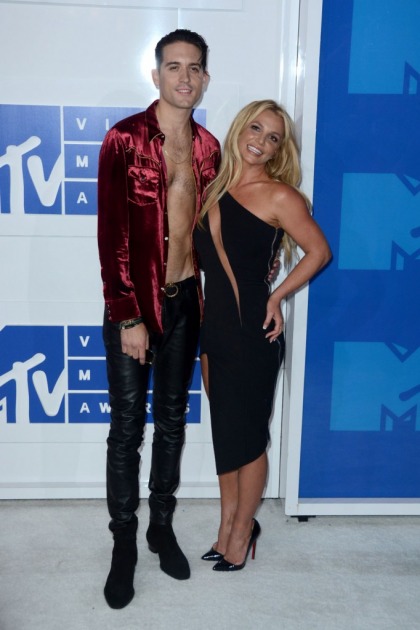 Britney Spears performed with G-Eazy at the VMAs: incredible or adequate?