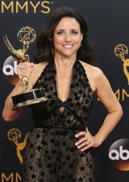 Julia Louis-Dreyfus won 5th consecutive Emmy, thanked her dad, who passed Friday
