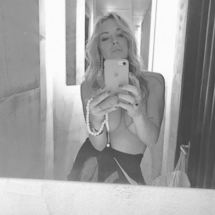 Lindsay Lohan Topless On Instagram