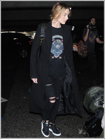 Margot Robbie Channels Her Ultra Hot Inner Rock Babe Margot Robbie Channels Her Ultra Hot Inner Rock Babe