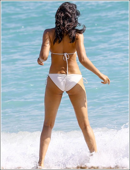 Padma Lakshmi Unleashes Her Drool-Inducing Bikini Booty/Cleavage/Body' WOW! Padma Lakshmi Unleashes Her Drool-Inducing Bikini Booty/Cleavage/Body' WOW!