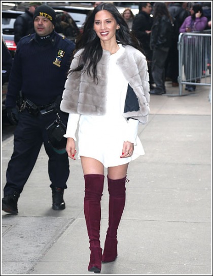 Olivia Munn Struts Her Sexy Legs In Knee-High Boots Olivia Munn Struts Her Sexy Legs In Knee-High Boots