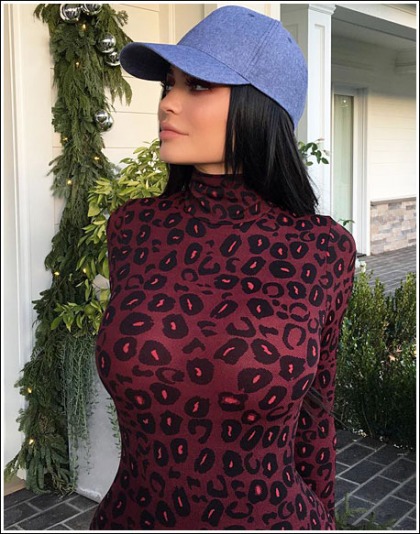 Kylie Jenner Busting Out Her Ginormous Bosom And Bootylicious Booty More Than Ever! Kylie Jenner Busting Out Her Ginormous Bosom And Bootylicious Booty More Than Ever!