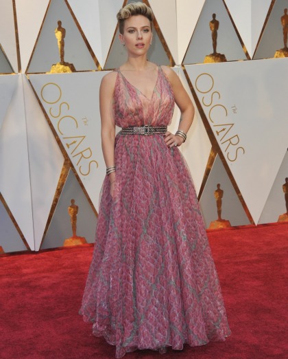 Scarlett Johansson in Azzedine Alaia at the Oscars: lovely or nope?
