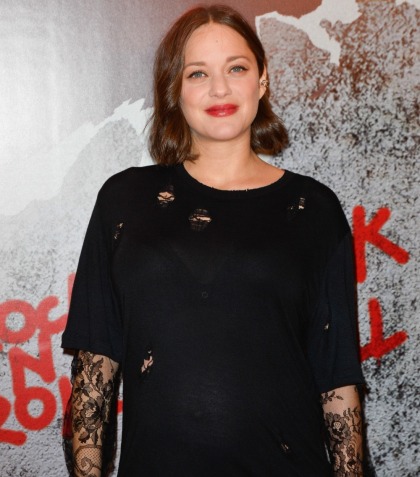 Did Marion Cotillard get lip injections or does she just have 'pregnant lips?'