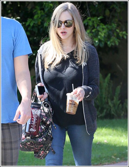 Amanda Seyfried Busting Out Her Huge New Mom Bosom Like Bananas Amanda Seyfried Busting Out Her Huge New Mom Bosom Like Bananas