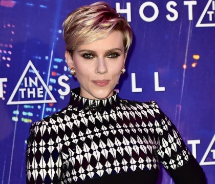 Scarlett Johansson is for-real dating her 51-year-old lawyer Kevin Yorn