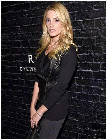 Ashley Greene Goes Blonde, Looks Even Hotter Ashley Greene Goes Blonde, Looks Even Hotter