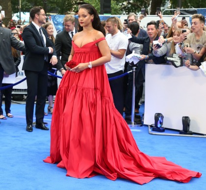 Rihanna in Giambattista Valli at UK 'Valerian' premiere: messy maternity sack'