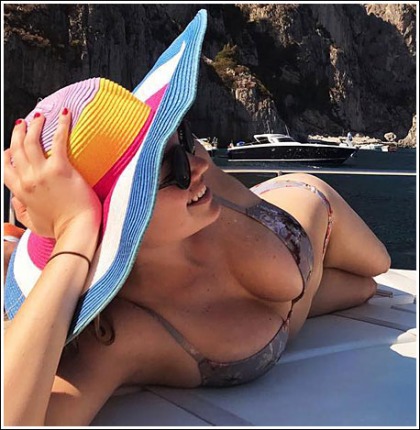 Kate Upton's Massive Bosom Spilling Out Of Her Tiny Bikini Top' Yes Please! Kate Upton's Massive Bosom Spilling Out Of Her Tiny Bikini Top' Yes Please!