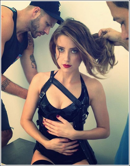 Amber Heard Drops Some Sexy Cleavage In A Kinky Outfit Amber Heard Drops Some Sexy Cleavage In A Kinky Outfit