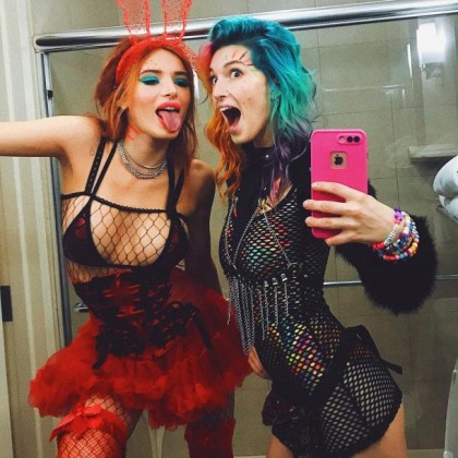 Bella Thorne's Gives Good Tongue