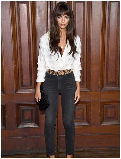 Emily Ratajkowski Gets Leggy And Curvy In Skin-Tight Jeans Emily Ratajkowski Gets Leggy And Curvy In Skin-Tight Jeans