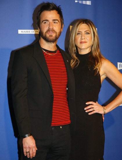 Justin Theroux & Jennifer Aniston are fine, they 'do their own thing a lot of the time'