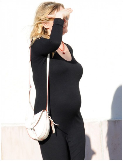 Pregnant And Ultra Busty Kirsten Dunst Busting Out Like Bananas Pregnant And Ultra Busty Kirsten Dunst Busting Out Like Bananas