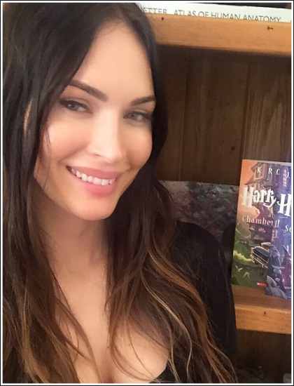 Megan Fox Flashes Some Sexy Cleavage And Harry Potter Megan Fox Flashes Some Sexy Cleavage And Harry Potter