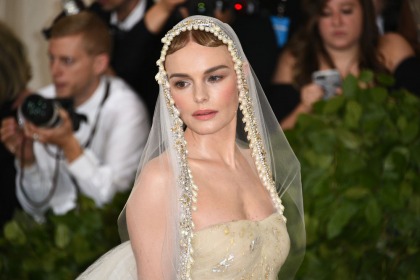 Kate Bosworth in Oscar de la Renta at the Met Gala: morose, saint-like?