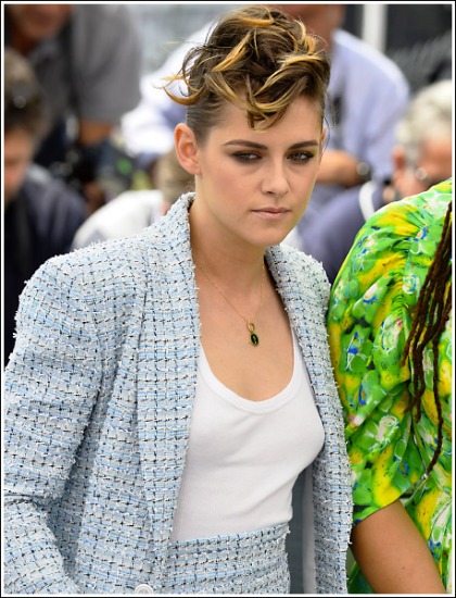 Kristen Stewart Braless And Busty' Yes Please! Kristen Stewart Braless And Busty' Yes Please!