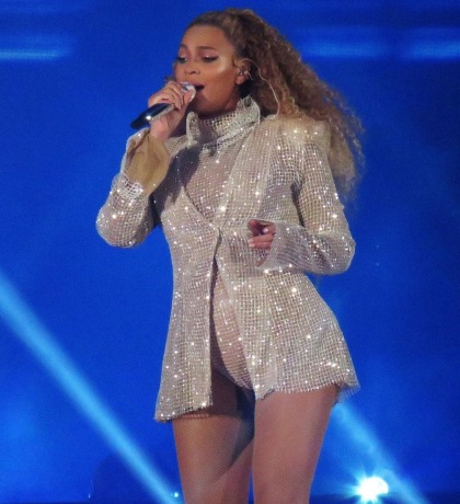 Star: Beyonce is reportedly pregnant again, in the middle of the OTRII tour