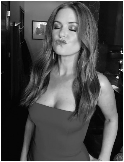 Isla Fisher Unleashes Her Drop Dead Sexy Cleavage Isla Fisher Unleashes Her Drop Dead Sexy Cleavage
