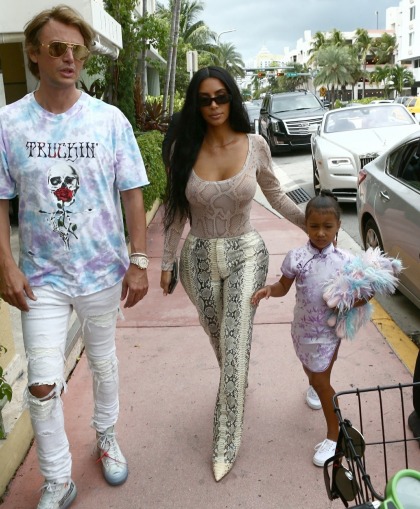 Kim Kardashian went out to lunch with friends & made North sit at another table