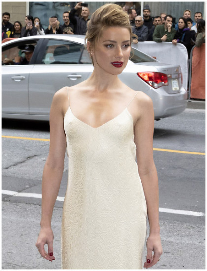 Amber Heard Looking All Kinds Of Ultra Sexy And Cleavagy Amber Heard Looking All Kinds Of Ultra Sexy And Cleavagy