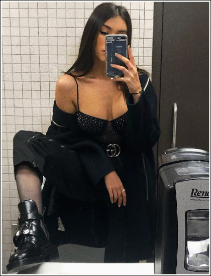 Madison Beer Selfies Her Massive/Perfectly-Shaped Cleavage Madison Beer Selfies Her Massive/Perfectly-Shaped Cleavage