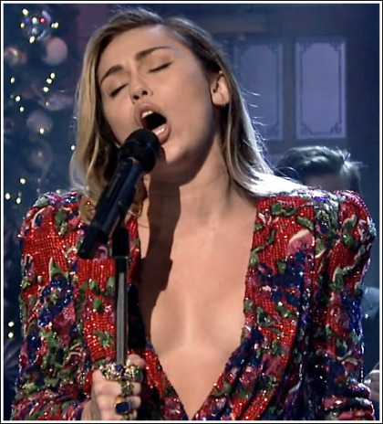 Miley Cyrus Braless, Busty, And Cleavagy On SNL! Miley Cyrus Braless, Busty, And Cleavagy On SNL!