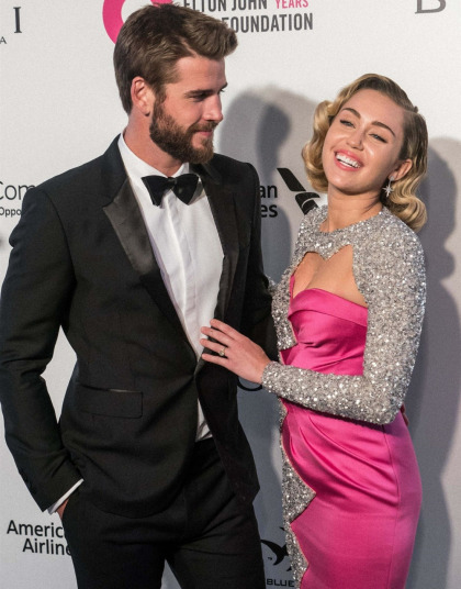 Miley Cyrus confirms her wedding to Liam Hemsworth with some intimate photos