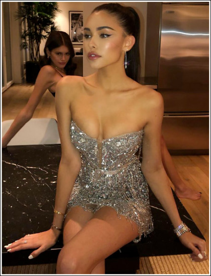 Madison Beer Flashes A Ton Of Braless Cleavage And Leg Action To Start 2019! Madison Beer Flashes A Ton Of Braless Cleavage And Leg Action To Start 2019!