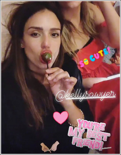 Jessica Alba Sucking On A Lollipop For 2019' Yes Please! Jessica Alba Sucking On A Lollipop For 2019' Yes Please!