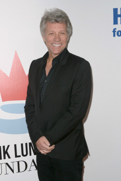 Jon Bon Jovi's restaurant is giving free meals to furloughed government workers