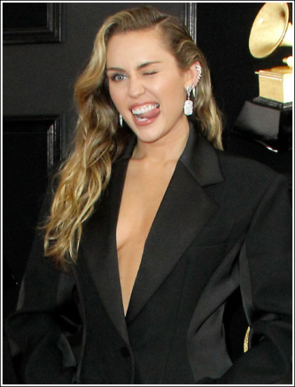 Miley Cyrus Flashing Her Sexy Little Braless Cleavage! Miley Cyrus Flashing Her Sexy Little Braless Cleavage!
