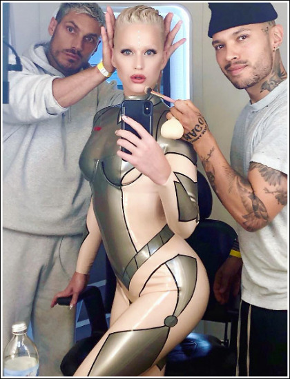 Katy Perry As A Sexy/Busty/Bootylicious Android' Yes Please! Katy Perry As A Sexy/Busty/Bootylicious Android' Yes Please!