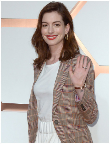 Anne Hathaway Busting Out Her Massive Bosom Like Bananas! Anne Hathaway Busting Out Her Massive Bosom Like Bananas!