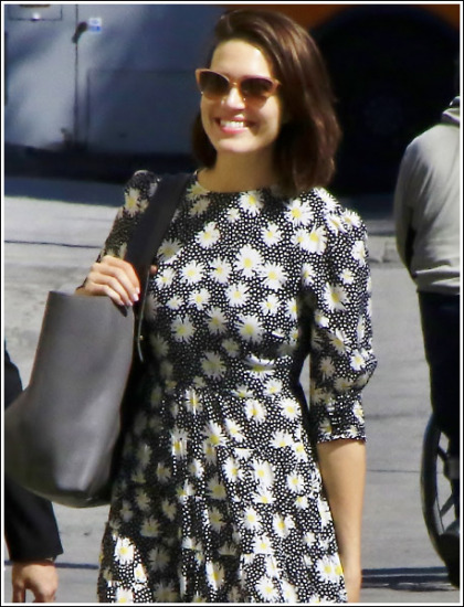 Mandy Moore Looking All Kinds Of Adorably Hot And Busty Mandy Moore Looking All Kinds Of Adorably Hot And Busty