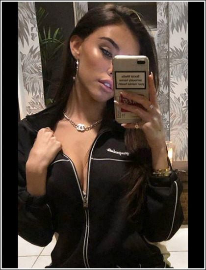 Madison Beer Gives Us A Peek At Her Awesome Huge Braless Cleavage! Madison Beer Gives Us A Peek At Her Awesome Huge Braless Cleavage!