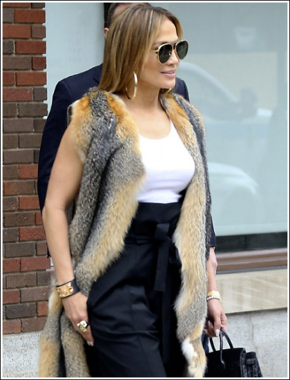 Jennifer Lopez Looking Bustier Than Ever' WOW! Jennifer Lopez Looking Bustier Than Ever' WOW!