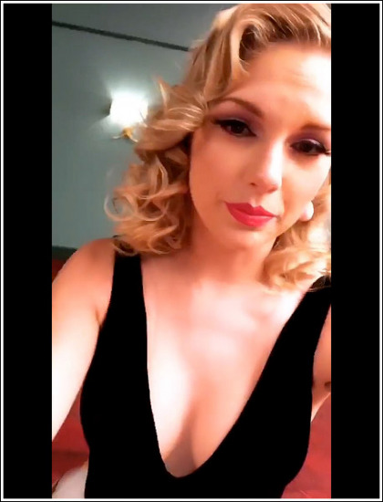 Taylor Swift Busting Out Her Massive New Cleavage Like Bananas' WOW! Taylor Swift Busting Out Her Massive New Cleavage Like Bananas' WOW!