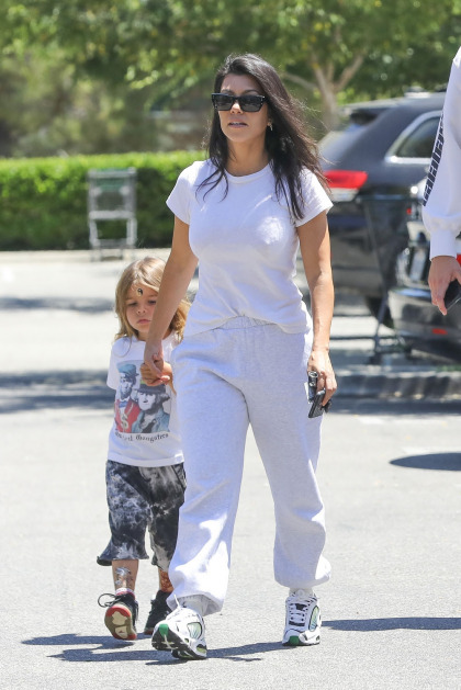 Kourtney Kardashian is doing keto for a month as that's when her body looks best