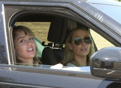 Miley Cyrus already introduced Kaitlynn Carter to her mom Tish Cyrus