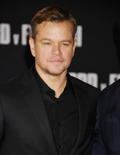 Matt Damon: you?re not supposed to pee on jellyfish stings, take a bath