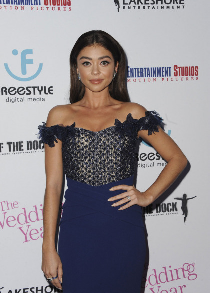 Sarah Hyland shares unflattering photo: 'it's ok to be insecure about your body'