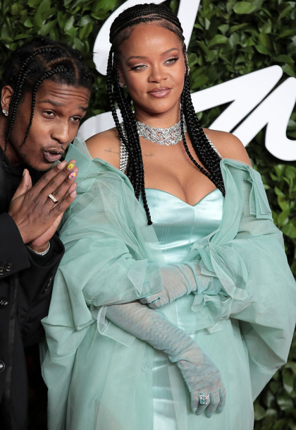 Rihanna & A$AP Rocky are hooking up but they?re not putting a label on it